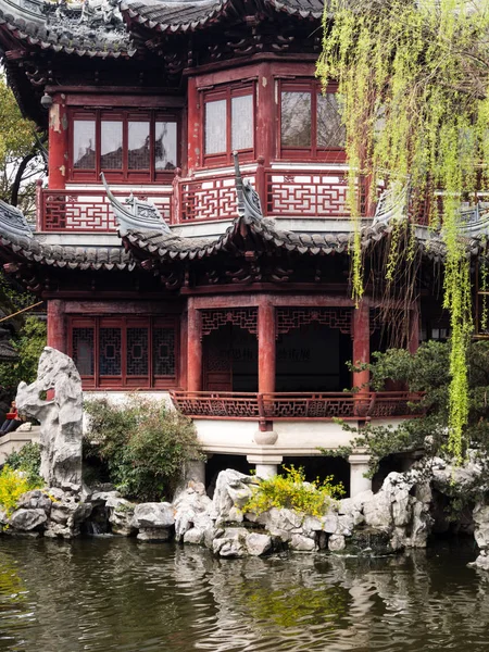 Rode Chinese tuinpaviljoen — Stockfoto