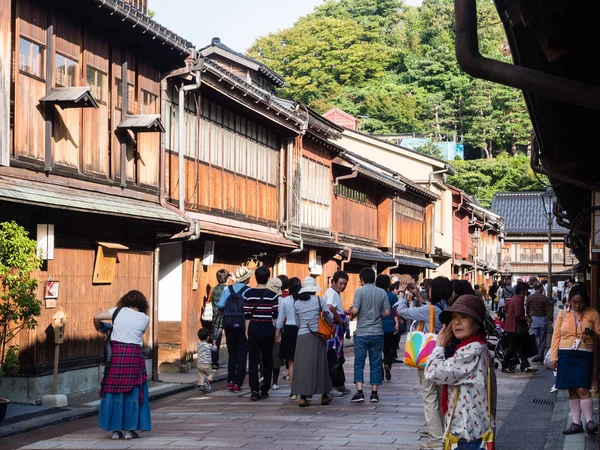 Kanazawa Japonsko Září 2015 Turisté Procházející Podél Řad Tradičních Japonských — Stock fotografie