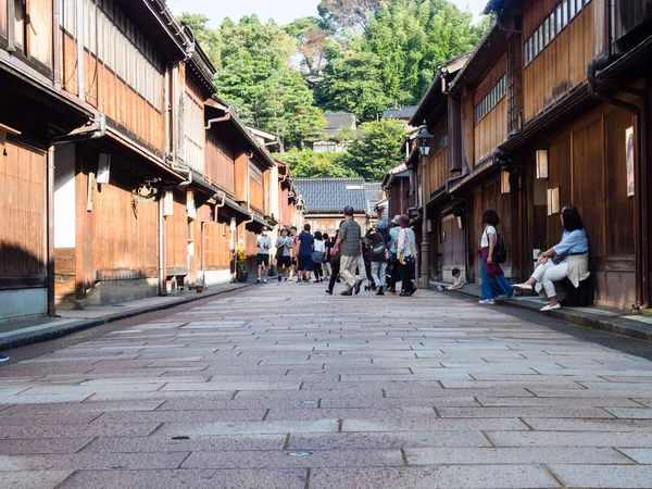 Kanazawa Japão Setembro 2015 Turistas Passeando Longo Das Filas Casas — Fotografia de Stock