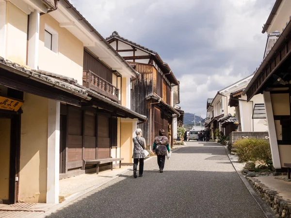 Tradiční japonské obchodní domy v historickém městě utchiko — Stock fotografie