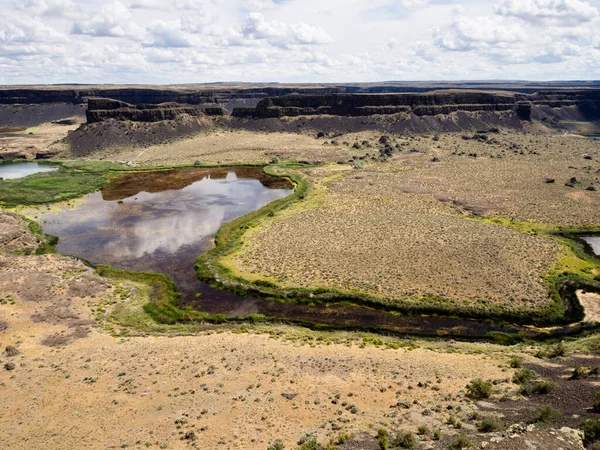 Dry Falls, ABD 'nin Washington eyaletinde kurumuş buzul çağı dev şelalesi.