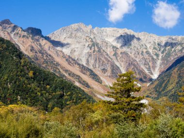 Kamikochi Vadisi sonbaharın başlarında - Nagano Bölgesi, Japonya