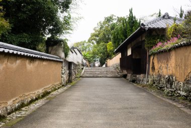 Kitsuki 'nin tarihi samuray bölgesindeki yaya geçidi - Oita bölgesi, Japonya