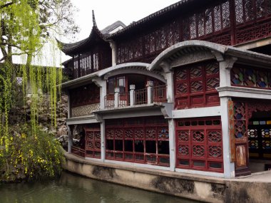 Suzhou, Çin - 23 Mart 2016: Lion Grove Garden 'da İlkbahar, klasik bir Çin bahçesi ve Suzhou' daki Unesco Dünya Mirası 'nın bir parçası