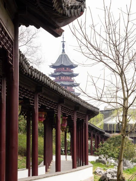 Klassieke Chinese Tuin Met Pagode Overdekte Loopbrug Ruiguan Pagoda Park — Stockfoto