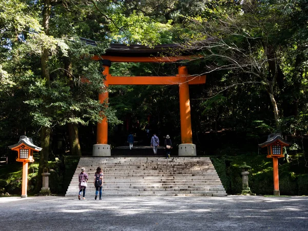Usa Ιαπωνία Οκτωβρίου 2016 Επισκέπτες Που Περπατούν Κάτω Από Μεγάλη — Φωτογραφία Αρχείου