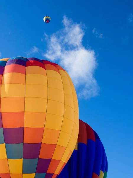 Kolorowe Balony Gorące Powietrze Przeciwko Błękitnemu Niebu Winthrop Balloon Festival — Zdjęcie stockowe