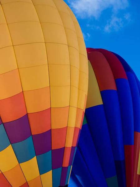 Dois Balões Coloridos Quente Chão Prontos Para Decolar Winthrop Balloon — Fotografia de Stock
