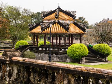 Hue, Vietnam - 11 Mart 2016: Vietnam hükümdarları ve Unesco Dünya Mirası 'nın eski konutu Hue İmparatorluk Şehri' ne dayanarak