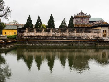 Hue, Vietnam - 11 Mart 2016: Vietnam hükümdarları ve Unesco Dünya Mirası 'nın eski konutu Hue İmparatorluk Şehri' ne dayanarak