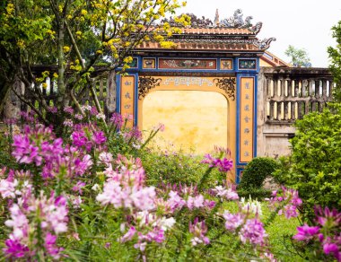 Hue, Vietnam - 11 Mart 2016: Vietnam hükümdarları ve Unesco Dünya Mirası 'nın eski konutu Hue İmparatorluk Şehri' ne dayanarak