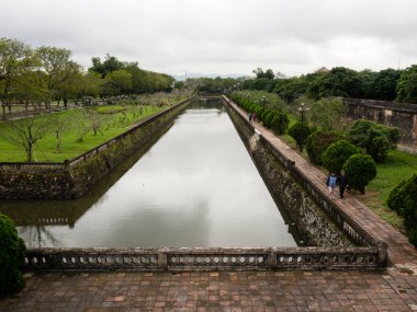 Hue, Vietnam - 11 Mart 2016: Vietnam hükümdarları ve Unesco Dünya Mirası 'nın eski konutu Hue İmparatorluk Şehri' ne dayanarak
