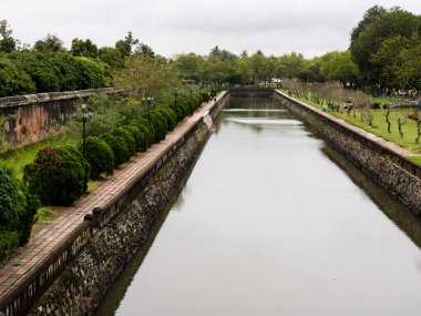 İmparatorluk Şehri Hue 'nun dış hendeği, Vietnam' ın eski hükümdarları ve Unesco Dünya Mirası bölgesi.