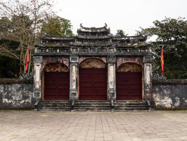 Hue, Vietnam - 12 Mart 2016: Hue, Hue İmparatorluğu 'nun mezarlarından biri olan Minh Mang' ın mezarında