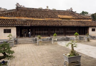 Hue, Vietnam - 12 Mart 2016 Tu Duc Mezarlığı 'nda, Hue İmparatorluğu' nun mezarlarından biri