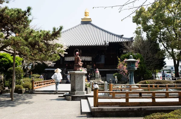 Naruto Japão Abril 2018 Peregrino Vestido Branco Terreno Ryozenji Templo — Fotografia de Stock
