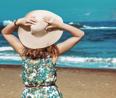 Güzel esmer Bayan kaba deniz arıyorum