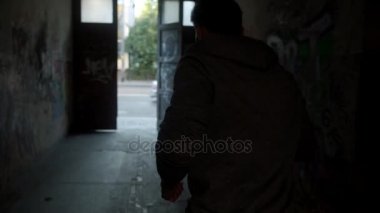 Kentsel ortamda çalışan yetenekli boksör