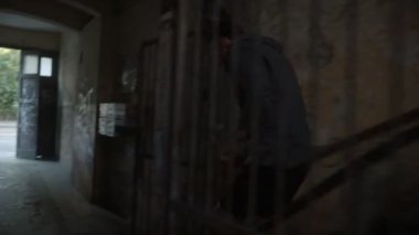 Kentsel ortamda çalışan yetenekli boksör