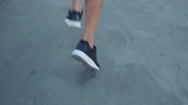 Kentsel ortamda çalışan yetenekli boksör