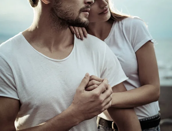 Retrato de close-up de um casal calmo e alegre — Fotografia de Stock