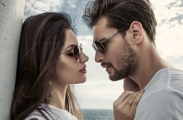 Portre portre sakin, neşeli bir çift