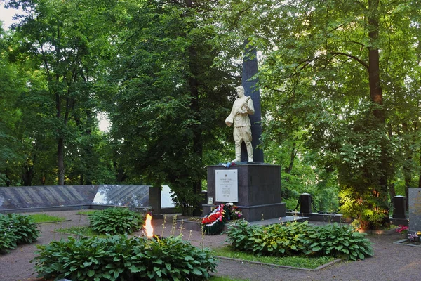 Saint-Petersburg, Oroszország-július 29, 2017. A Nagy Honvédő Háború a Krasnoye Selo, St. Petersburg hősök emlékműve — Stock Fotó