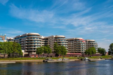 SAINT PETERSBURG, RUSSIA - 22 Mayıs 2019: Lazarevsky köprüsü yakınlarındaki yeni yerleşim alanı