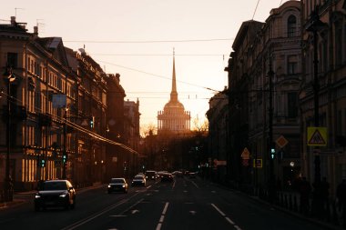 SAINT PETERSBURG, RUSSIA - 15 Nisan 2020: Günbatımında Deniz Kuvvetleri