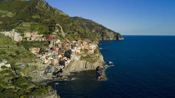 공중 Manarola 유명한 Cinqueterre 중 하나에 무인 항공기와 촬영 — 스톡 사진