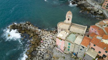 Havadan fotoğraf dron Tellaro, ünlü Ligurya köyü yakınlarında Cinqueterre tarih ile çekim
