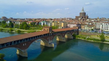 Pavia tarihinde dron'un havadan çekim