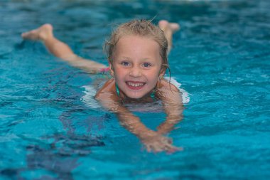 Fitness, Yüzme Havuzu çocuk faaliyetleri rekabet