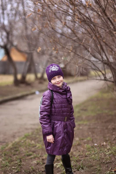 Милая Девушка Рюкзаком — стоковое фото