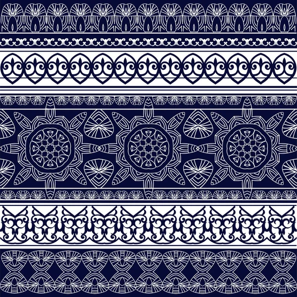 Этнический геометрический орнамент. И кружевные бессребреники. Полоски с синими цветочными мотивами. Декоративный орнамент фона для ткани, текстиля, оберточной бумаги . — стоковый вектор