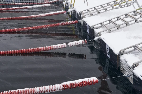 Piscina invernale nevicata — Foto Stock