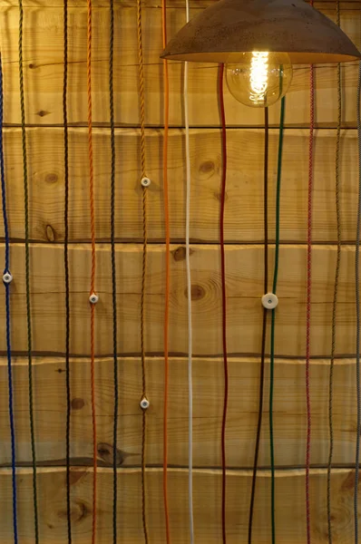 Elektrik telleri ile Retro ışık fikstür yükleme