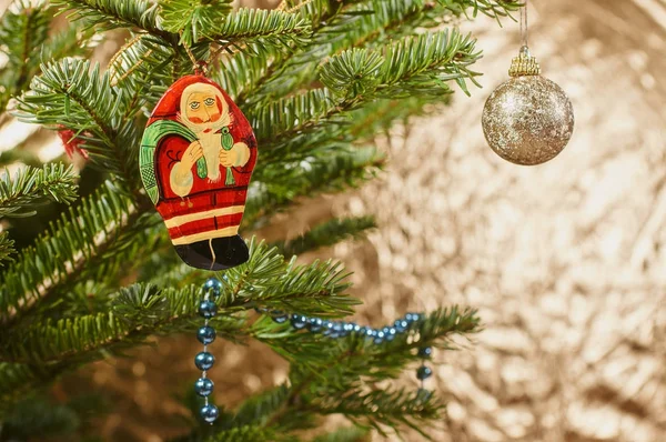 Krásný vánoční strom a výzdoba — Stock fotografie