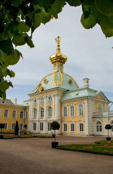 Peterhof, St. Petersburg silah kat köşk