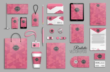 Kurumsal kimlik şablon kümesi. İş kırtasiye mock-up logolu. Marka tasarım. Renkli geometrik arka plan.