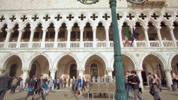 Benátky Itálie 29 říjen 2016: Benátky 4k. Náměstí San Marco v Benátkách. — Stock video