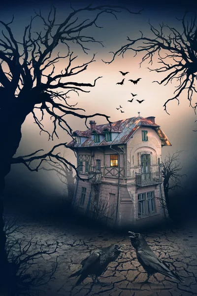 Haunted House with Crows and Horror Scene. — Stock Photo, Image