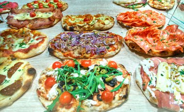 Iitalian Pizza birden çok malzemelerle