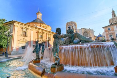 Valencia İspanya Meydanı ve Saint Mary's