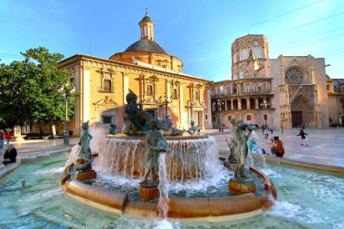 Valencia İspanya Meydanı ve Saint Mary's