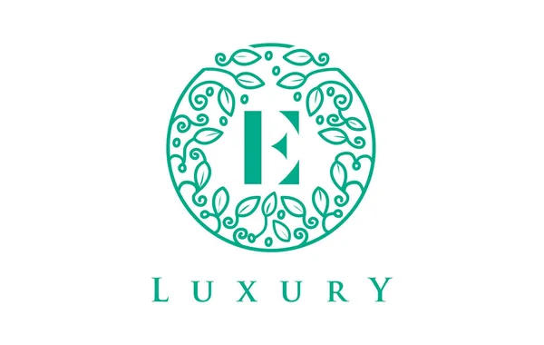 E Lettera Logo Luxury.Beauty Cosmetici logo — Vettoriale Stock