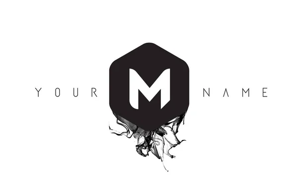 M Carta Logo Design com derramamento de tinta preta — Vetor de Stock