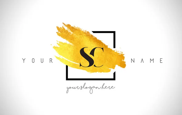 SC Golden Letter Logo Design avec pinceau créatif en or — Image vectorielle