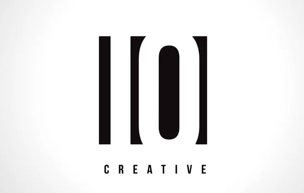 Diseño del logotipo de la letra blanca de IQ I Q con el cuadrado negro . — Vector de stock
