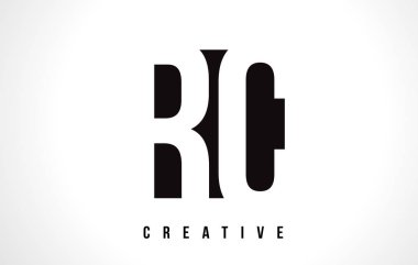 RC R C Beyaz harf Logo tasarımı siyah kare ile.